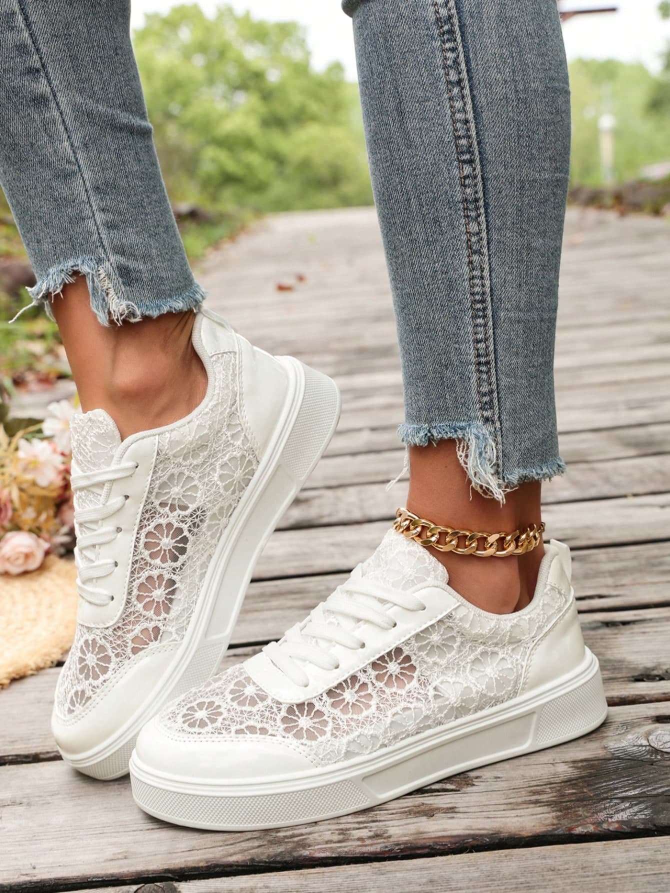 2026 New Women's Flat Sports Casual Sneakers, Outdoor Round Toe Lace-Up Versatile Lightweight Women's Spring/Autumn New German Trainer Shoes, Easy To Clean, Round Toe Low-Top Casual Shoes, Flat Comfortable Versatile White Shoes, Color-Block Sports Casual Shoes, Patchwork Shoes, Retro Style Sneakers, Fashion, Suitable For All Seasons