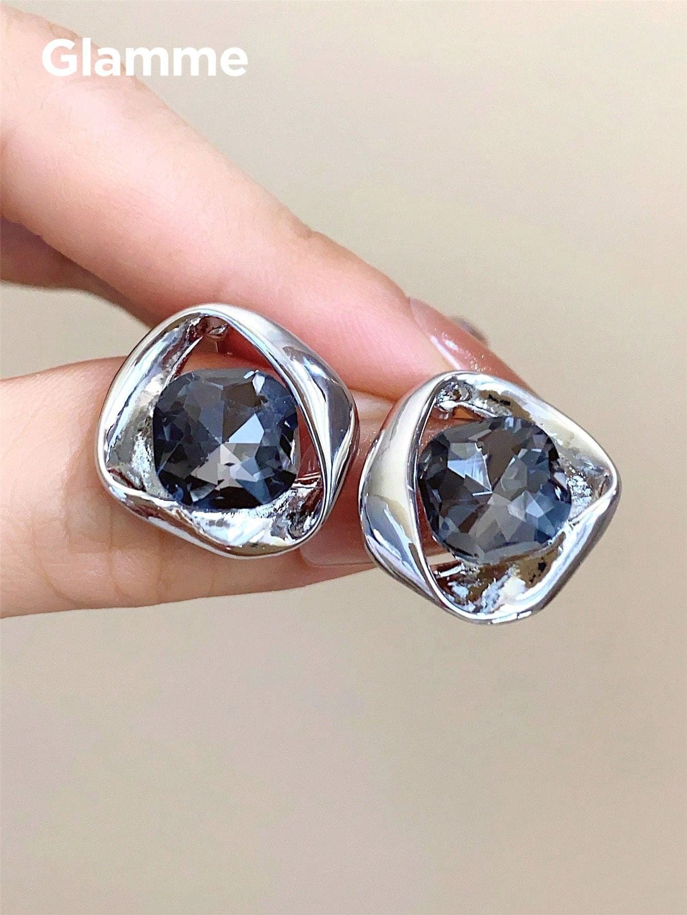 1 Pair Asymmetrical Cut Sparkling Rhinestone Stud Earrings For Women, Exquisite Versatile Earrings For Date, Evening Party, Daily Commute And Vacation