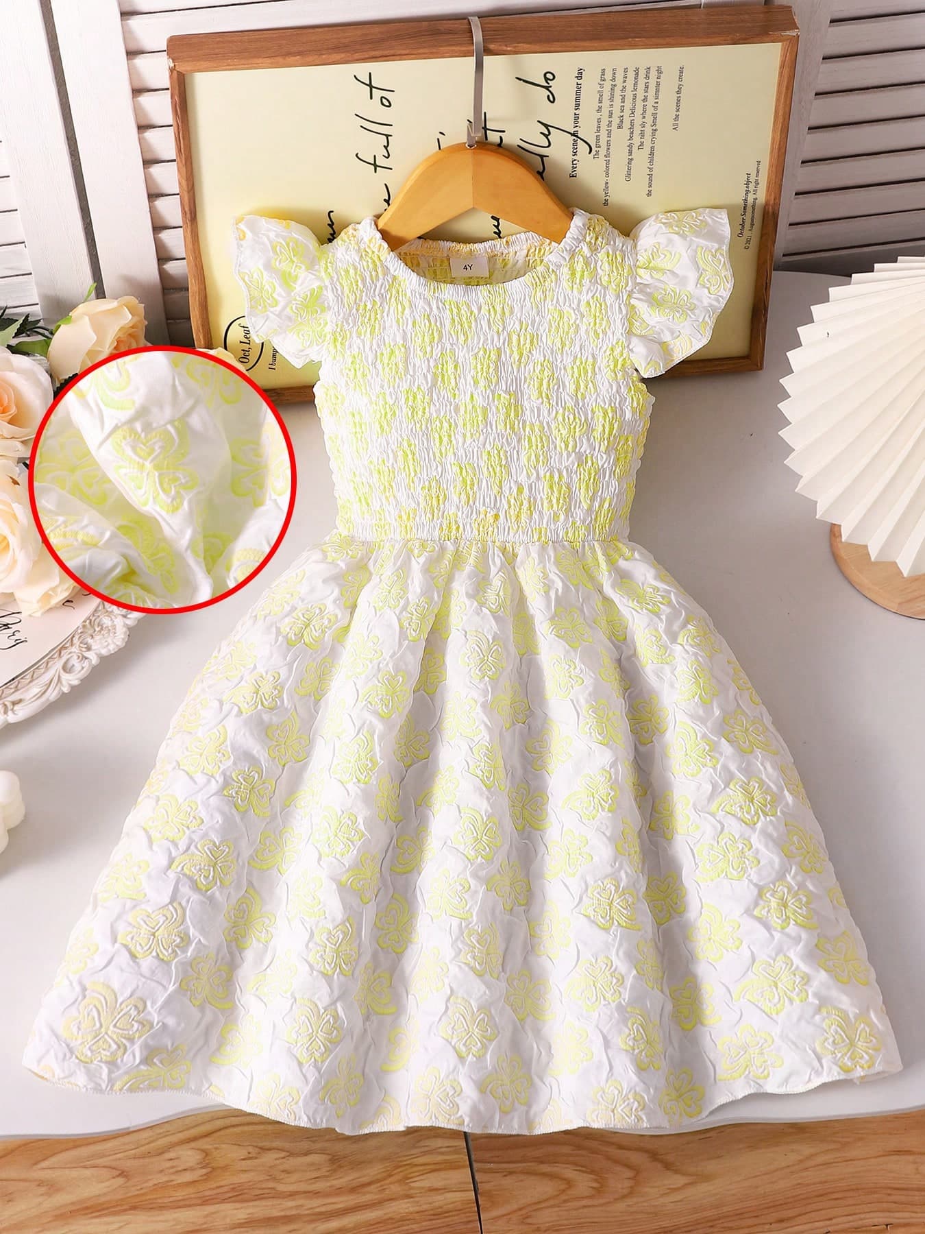 1pc Girls Fresh Sweet Style Yellow & White Colorblock 3D Embossed Waist-Cinching Flutter Sleeve A-Line Dress, Spring/Summer Casual Streetwear Vacation Birthday Party Dress