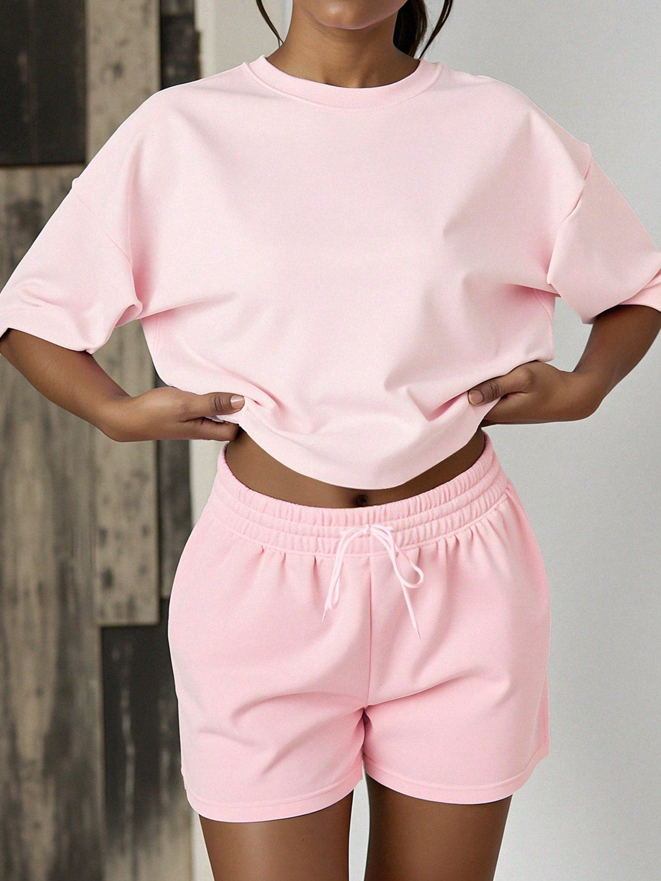 Women Summer Casual Festival Solid-Color Round-Neck T-Shirt And Shorts Set, Women Going Out Sports Set,Perfect For Vacations,Daily,Graduation Outfit