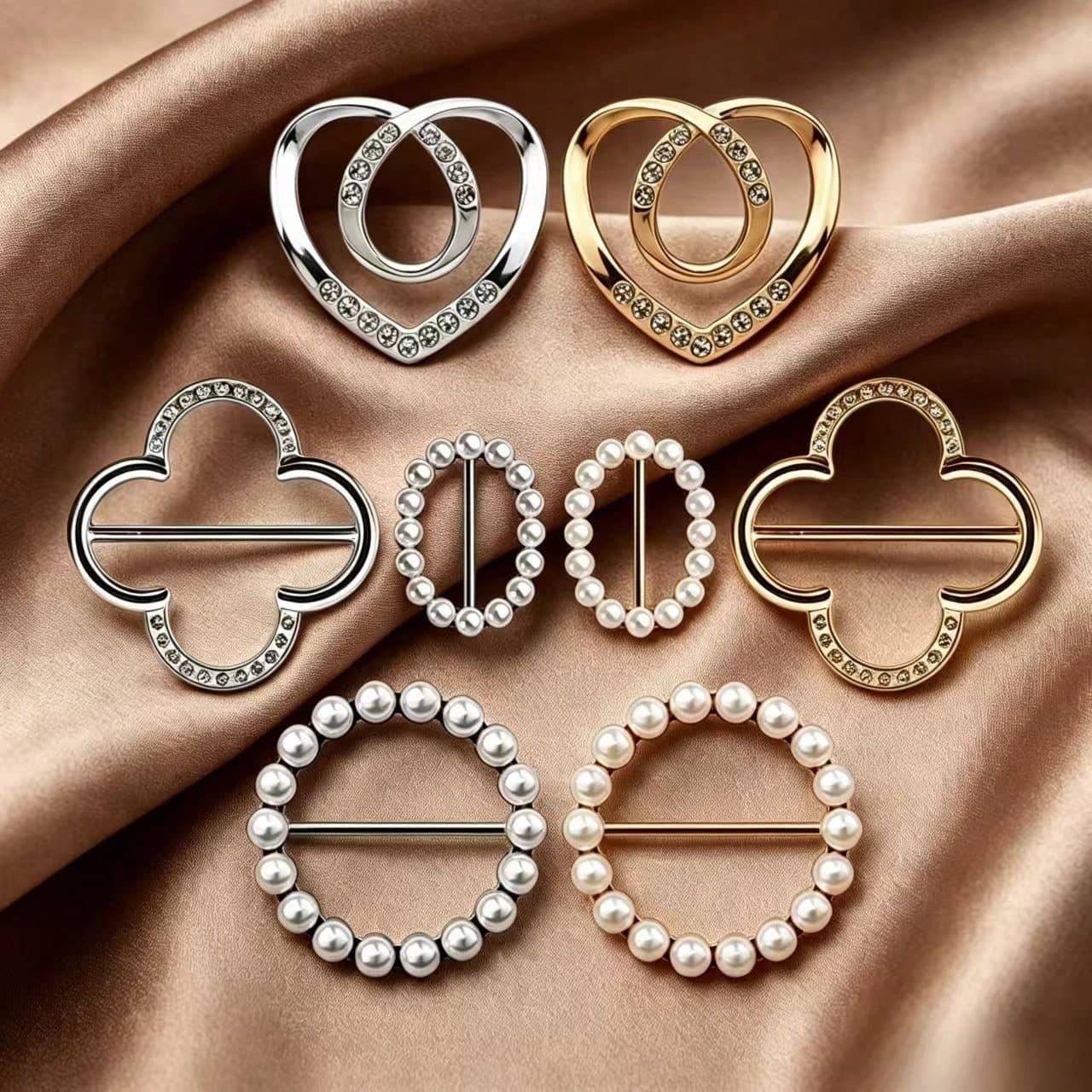 8pcs Cute Scarf Clips, High-Quality Women's Shirt Collar Tie Clips, 4 Fashionable T-Shirt Belt Buckle Clips With Rhinestone Decor (Gold & Silver)