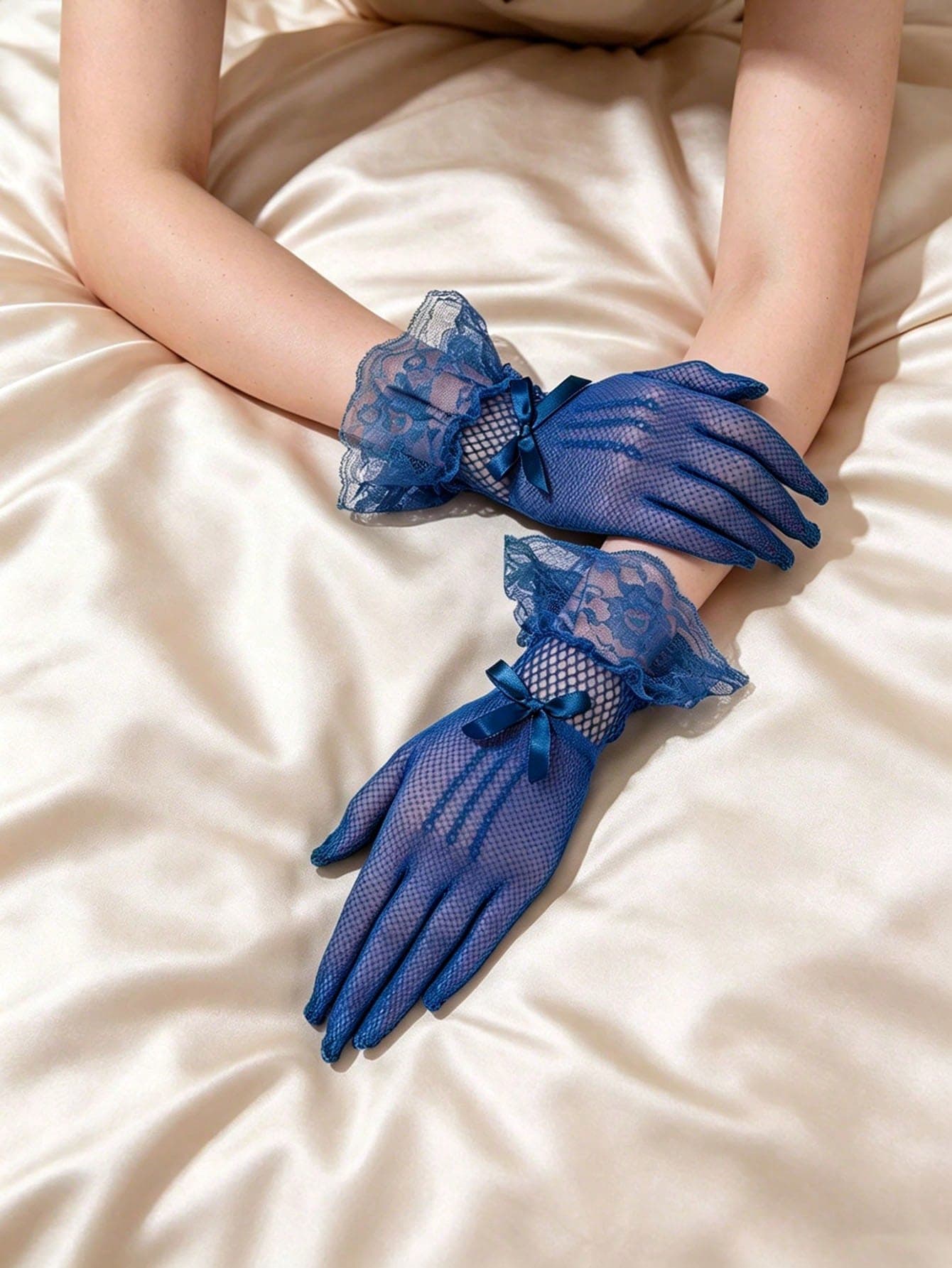 1 Pair Lace Bridal Gloves, Lightweight Breathable Summer Wedding Gloves, Women's Royal Blue Lace Gloves