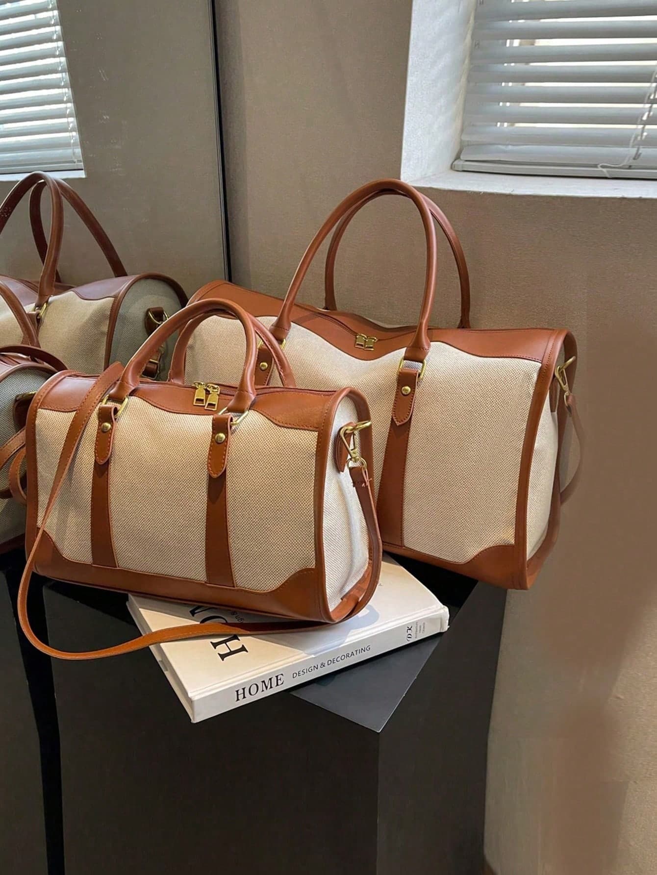 1pc Canvas Contrast Color Patchwork Fashion Duffle Bag,UnisexTravel Luggage,SuitableForOvernightS Tay(SmallSize ForCommuting,LargeSize For Short-Trip)