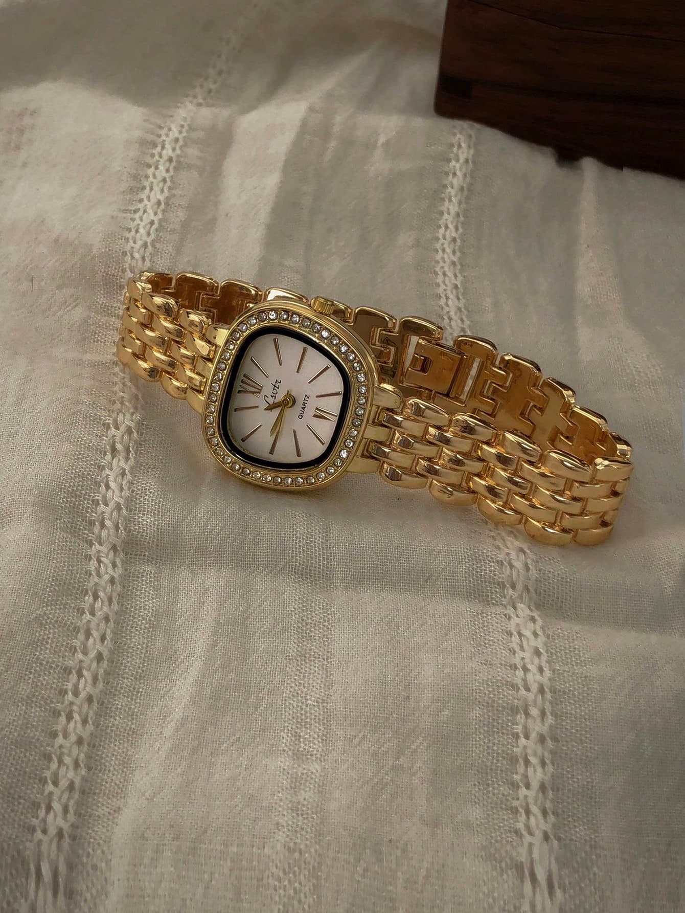LSVTR Elegant Gold Tone Square Women's Watch With Rhinestone Bezel, Classic Dial And Multi-Link Metal Strap, Vintage Style Dress Wristwatch For Ladies