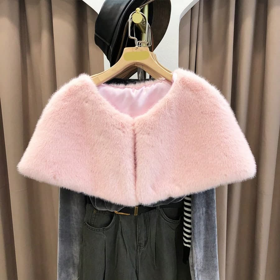 1pc Women's Cream Faux Fur Fox Fur Shawl Cape, Party Wedding Dress Outerwear Short Cape Coat, Warm Autumn/Winter Holiday Gift