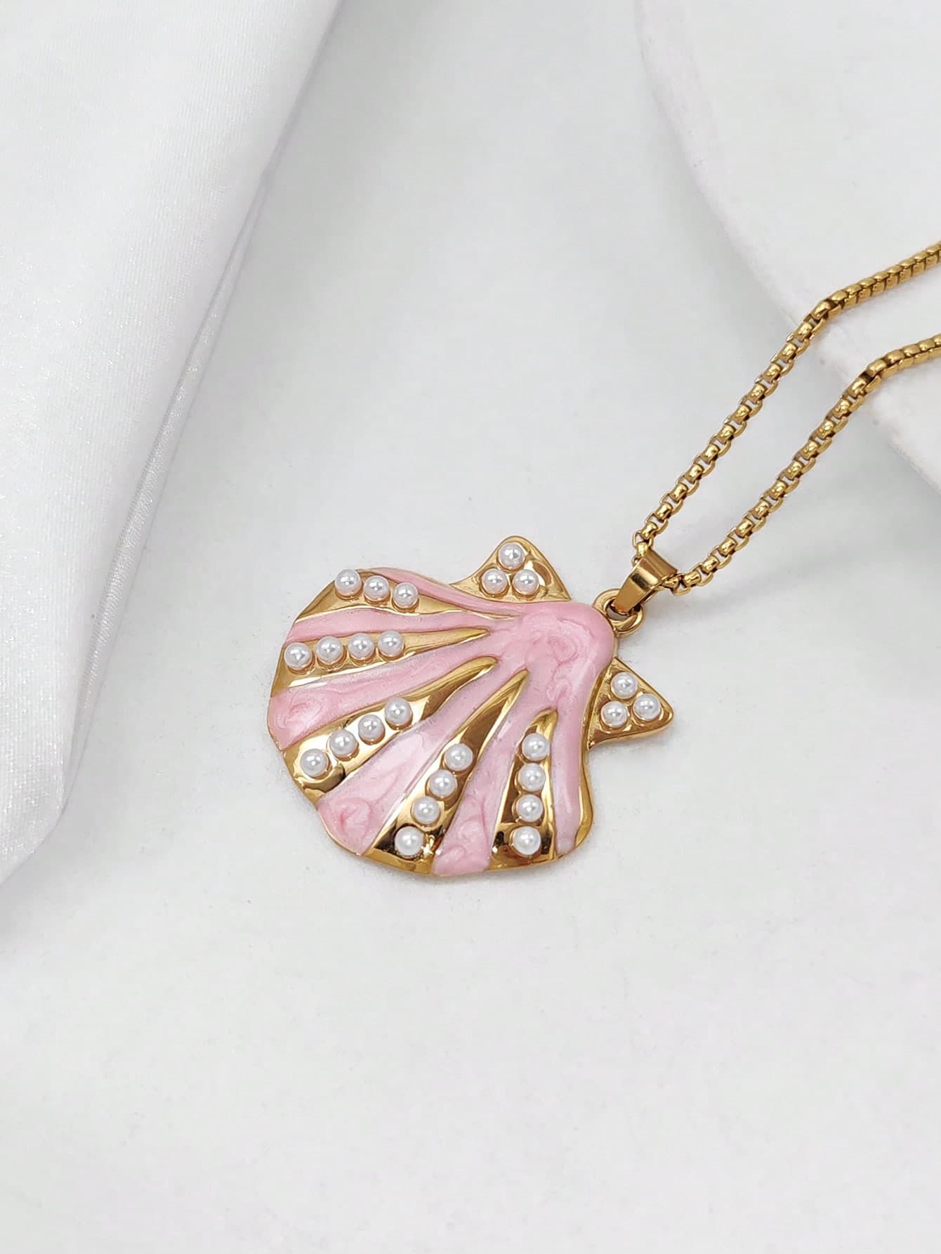 1pc Vintage Luxury Pearl & Oil-Drip Shell Pendant, 18K Gold Stainless Steel Material, Suitable For Women's Daily Wear/Matches Various Outfits/Holiday Gift