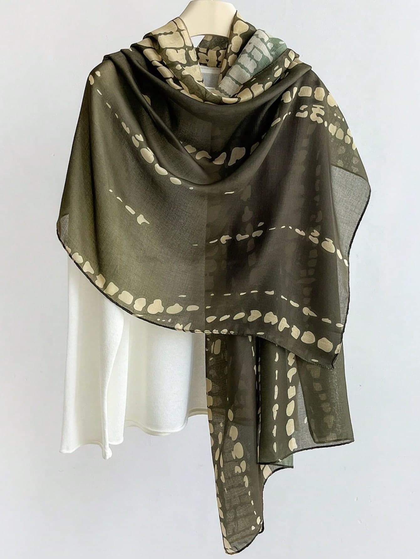 1pc 2026 European & American Style Spring/Summer Thin Watercolor Leopard Print Chiffon Scarf, Street Beach Towel, 80*182cm Extra Long Silk Scarf, Breathable Versatile Floral Print Shawl, Headscarf, Scarf, Wrap, Suitable For Travel, Photography, Check-In