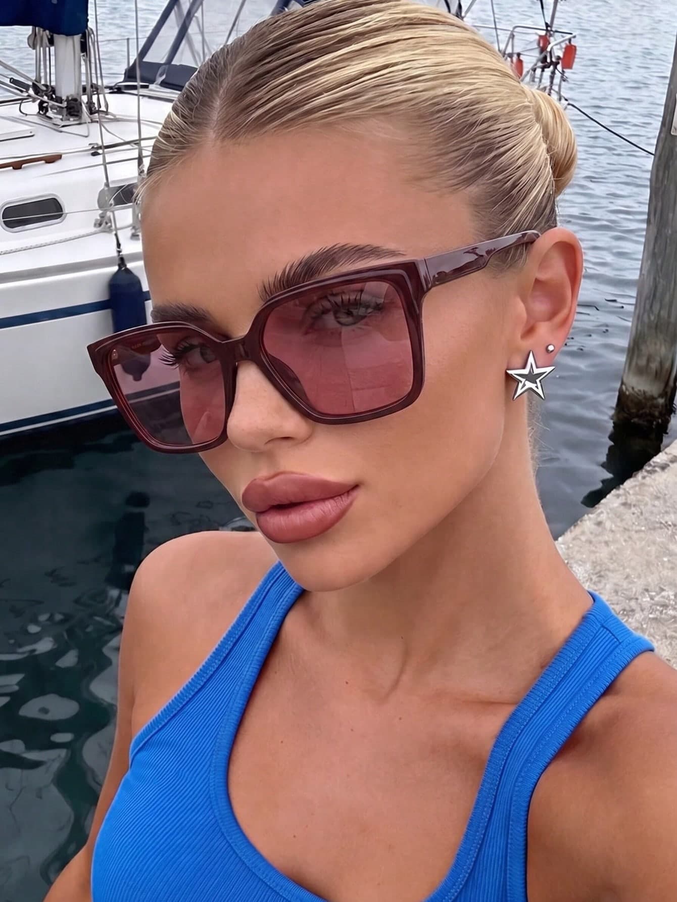 1PC Women's Burgundy Square Frame Oversized Retro Fashion Glasses, Y2K Elegant Vacation Decorative Shades, Suitable For Travel, Beach, Seaside, Driving, Street Photography, Party, Dating, Etc.
