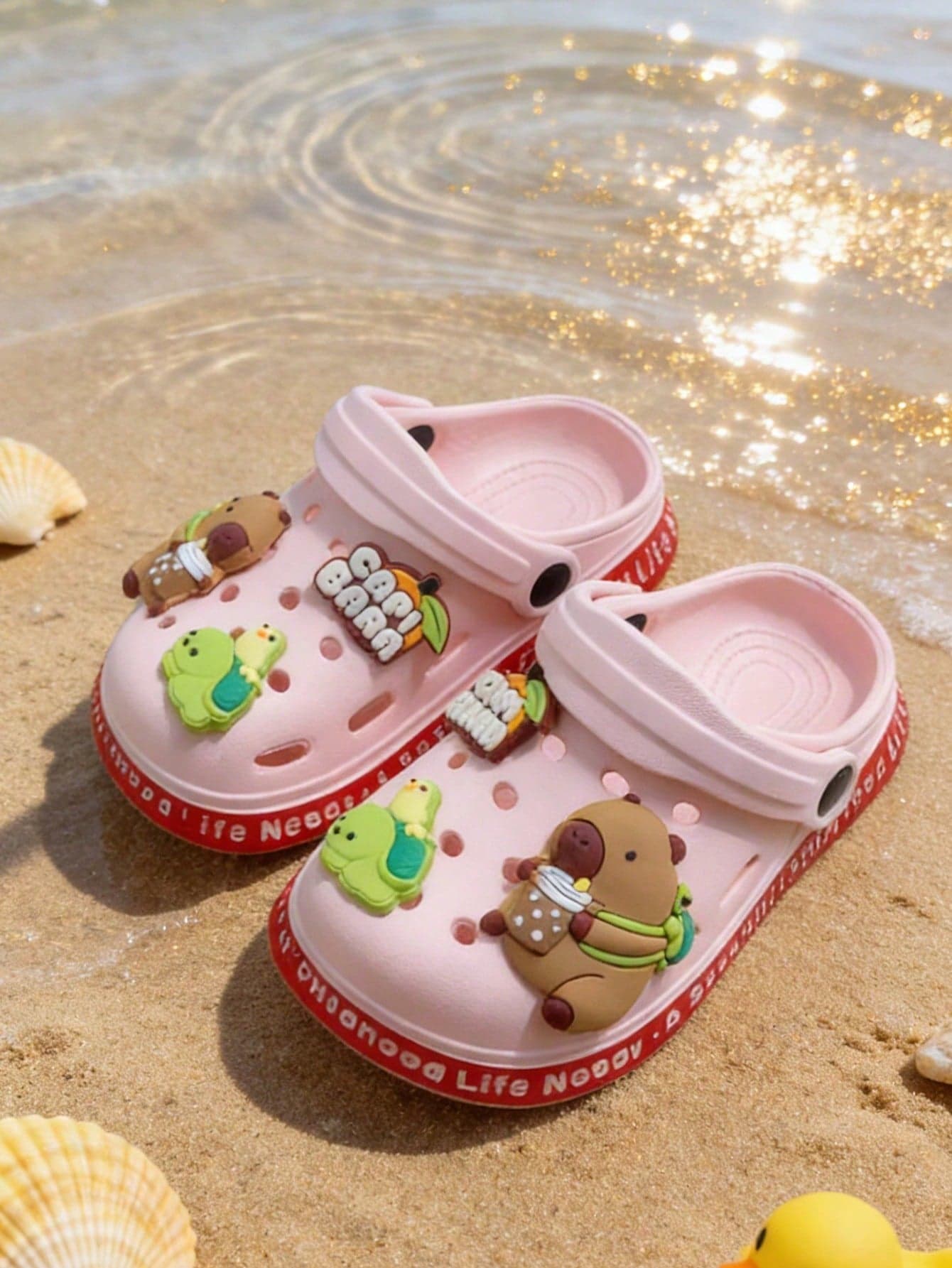 1 Pair Summer New Fashion Comfortable EVA Kids Perforated Shoes, Breathable Lightweight, Anti-Slip Anti-Odor, Decorated With Cartoon Capybara Pattern