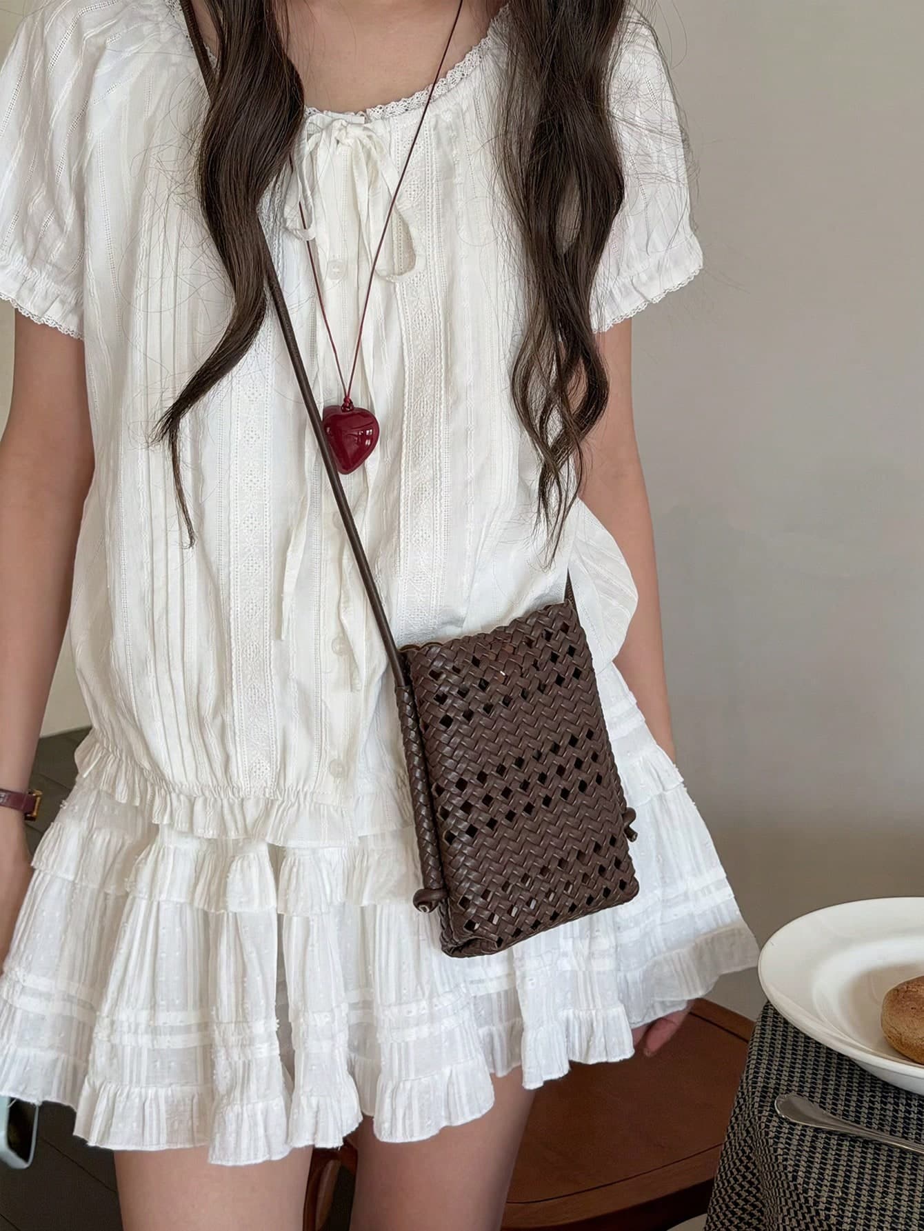 Korean Style Women's Crossbody Phone Bag 2026 New Mini Hollow Woven Bag Summer Versatile Walking Bag