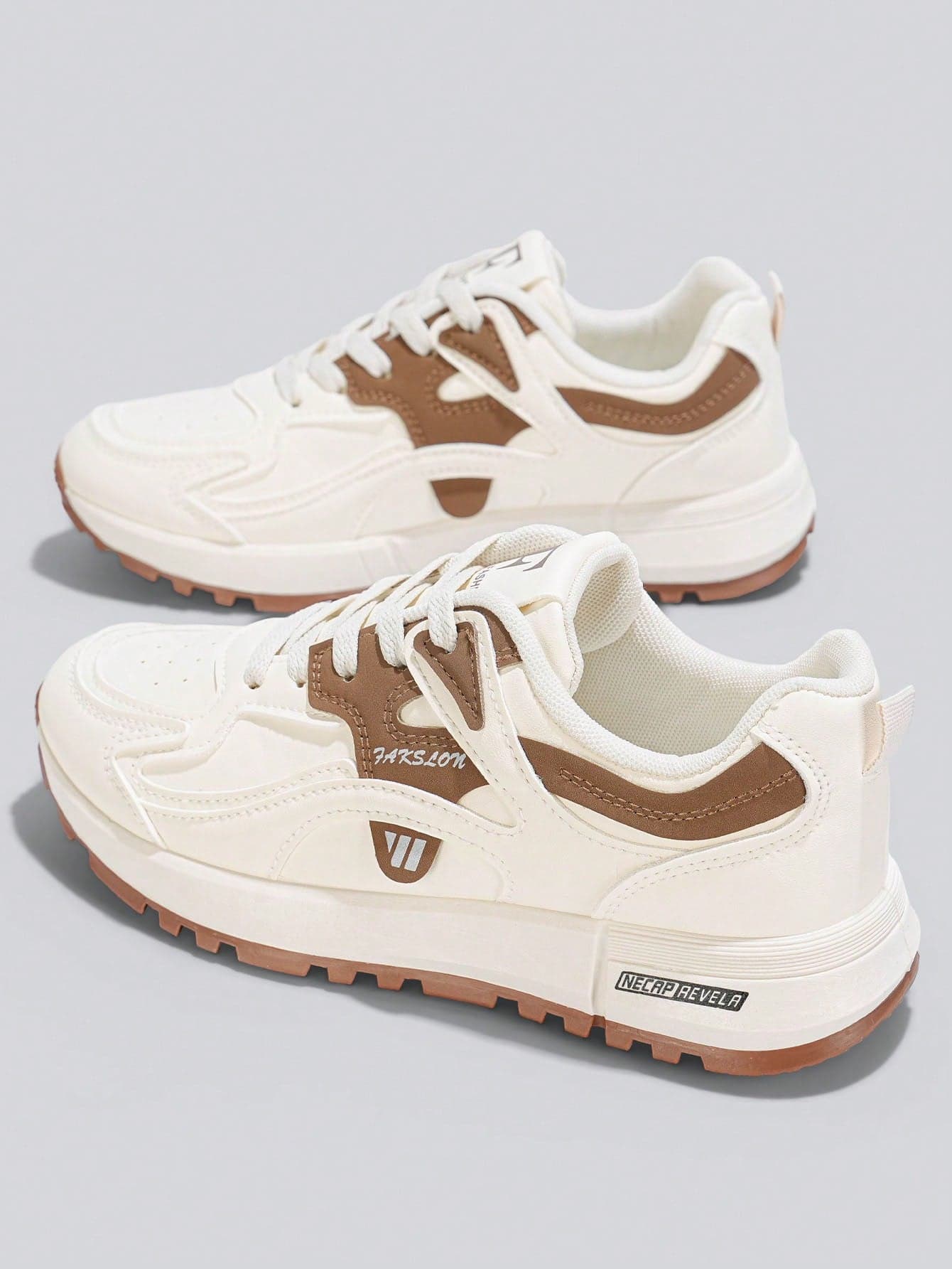 Flipark 1 Pair Women's Lightweight Cushioned Sports Shoes, Retro Line Beige & Brown Colorblock PU Leather Wear-Resistant Low-Top Outdoor Casual Sneakers