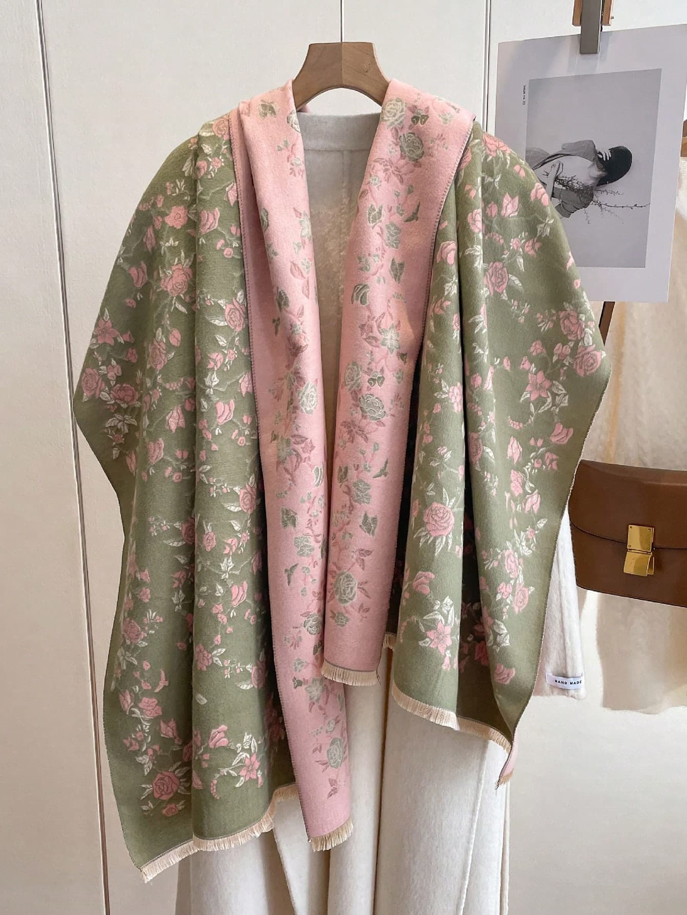 1PC Minimalist Elegant Floral Plant Pattern Jacquard Faux Cashmere Warm Scarf, Cold-Proof Neck Warmer, Women's Autumn/Winter Fashion Versatile Air Conditioning Shawl Blanket, Suitable For Daily Matching And Decorative Use