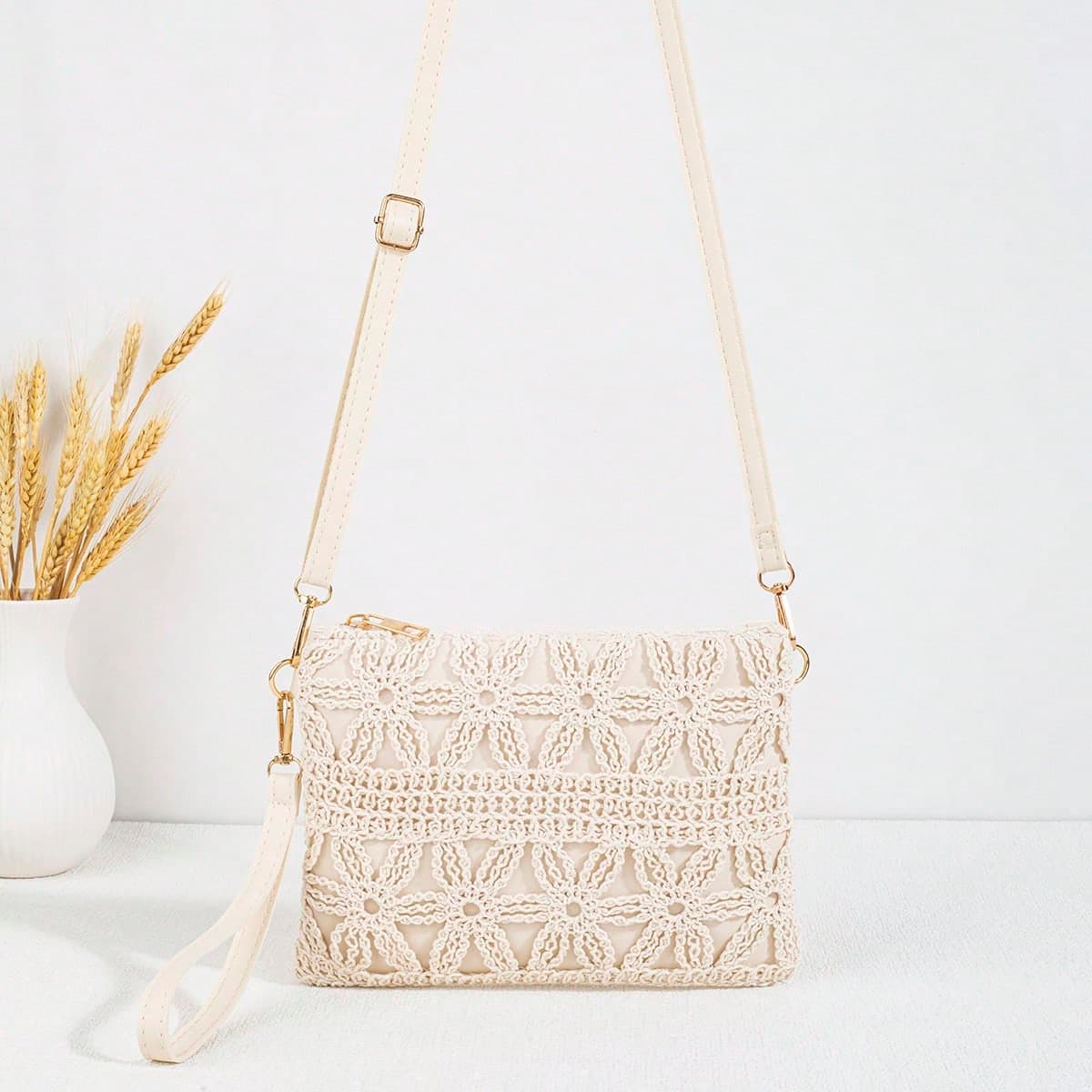 2026 Versatile Casual Commuter Straw Woven Bag Hollow Out Beach Vacation Crossbody Bag For Women