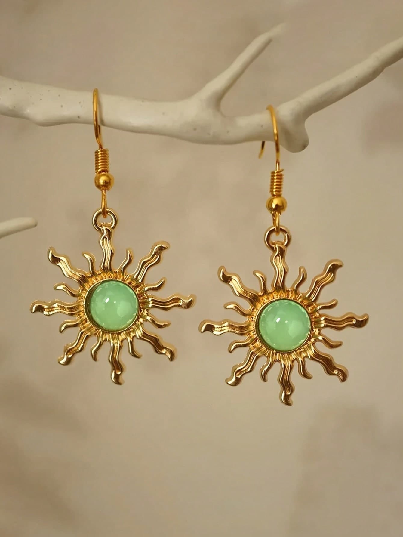 1 Pair Bohemian Style Baroque Sunflower Faux Jade Plated Gold Dangle Earrings, Elegant & Fashionable Earring Hooks