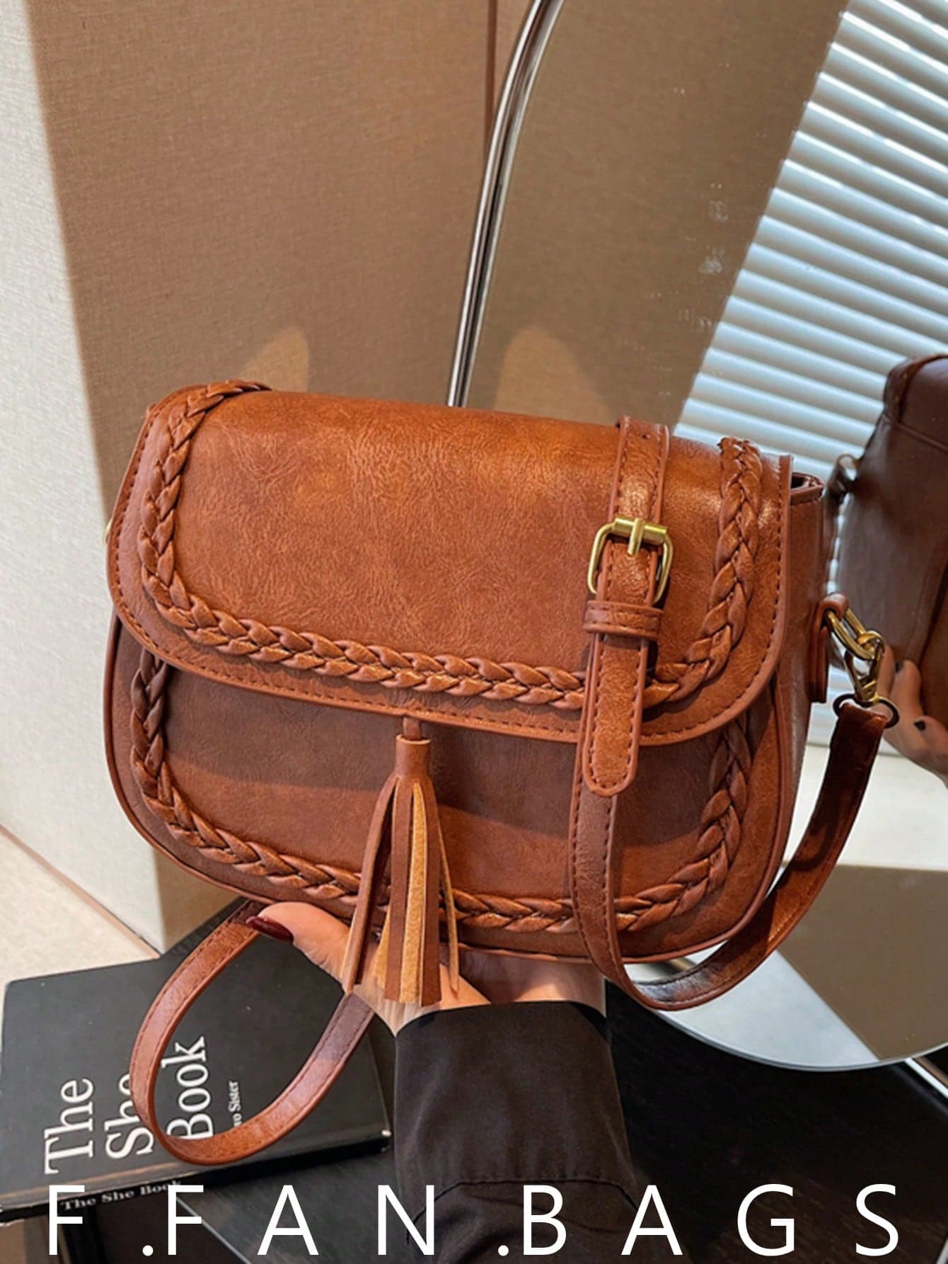 2026 New Fashion Versatile Solid Color Shoulder Bag Vintage Niche Minimalist Crossbody Small Square Bag